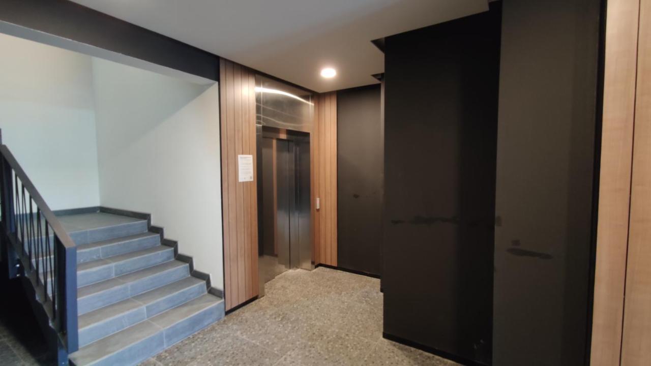 Rybalsky Studio Apartment Dnipro View Kiev Dış mekan fotoğraf