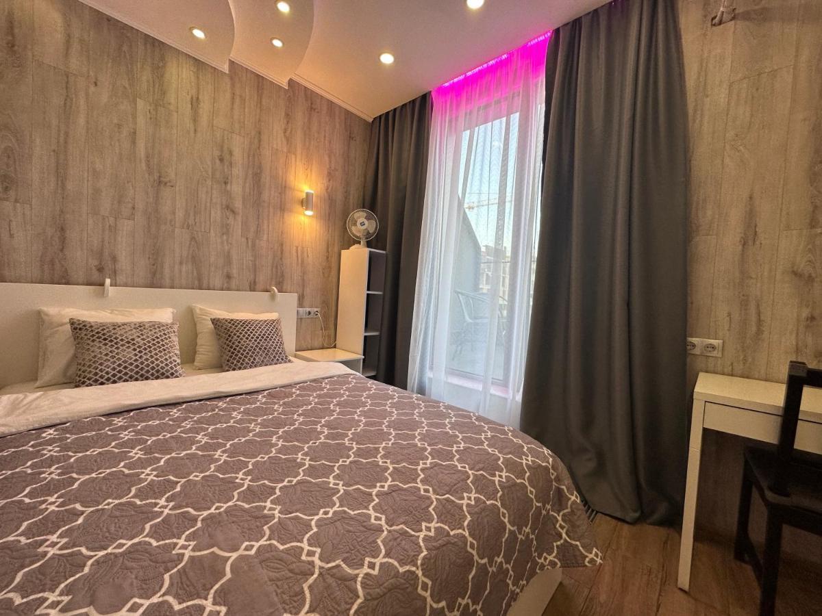 Rybalsky Studio Apartment Dnipro View Kiev Dış mekan fotoğraf